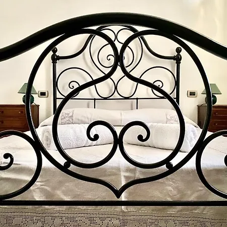 Guest house Affittacamere Le Rose Antiche *